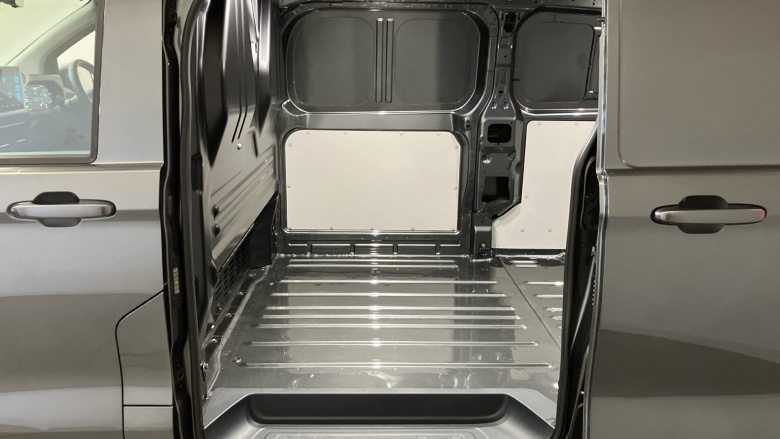 Volkswagen Transporter T32 Lwb Electric 100kW 65kWh Commerce Pro Van Auto